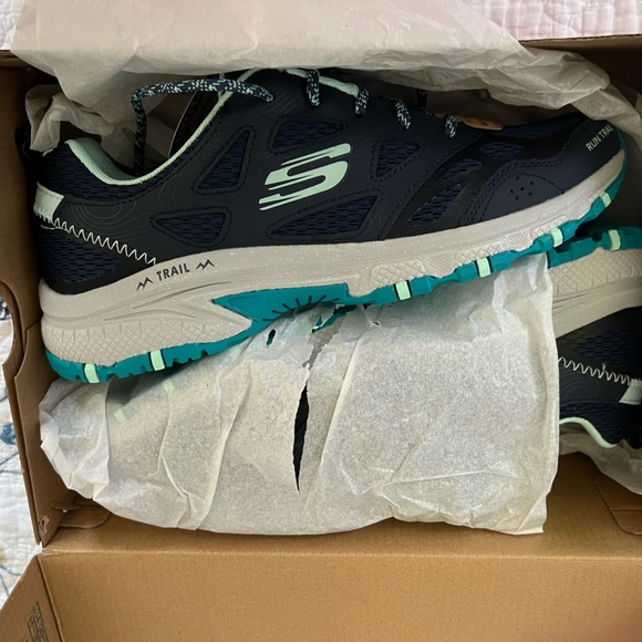 NWT - Skechers Women's Hillcrest Sneakers, Navy, size 8. - Picture 9 of 9